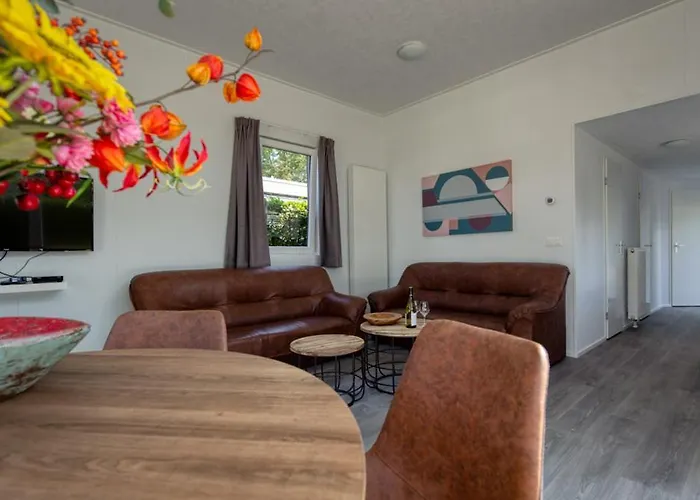 Recreatiepark Jachthaven De Veerstal Lathum - Luxe Chalet